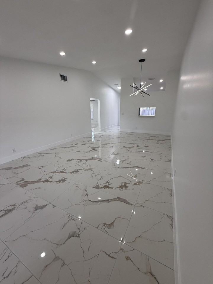 817 Sky Pine Way #H - Photo 2 of 25