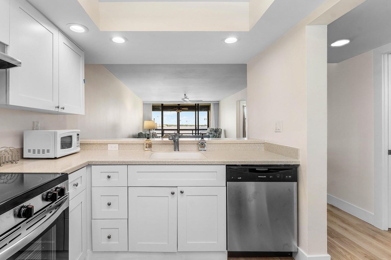 1950 Sw Palm City Rd #14203 - Photo 5 of 36