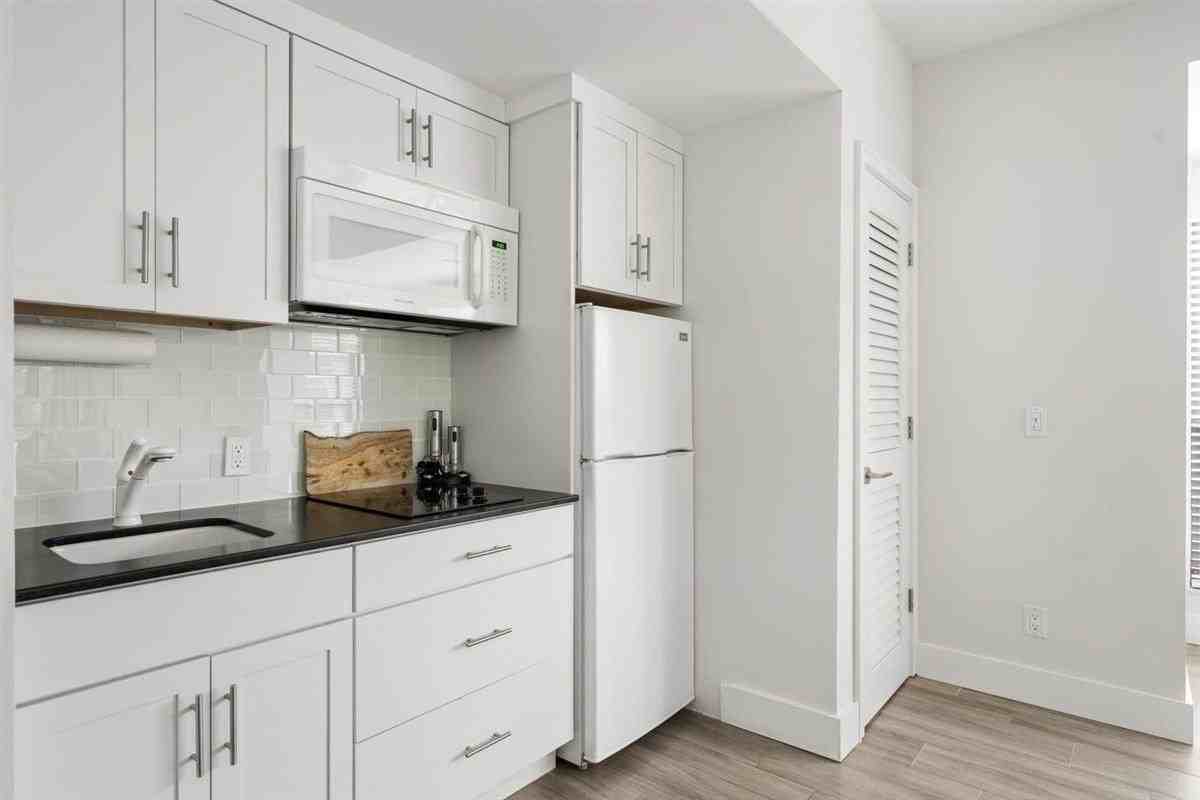 11818 Pebblewood Dr #D201 - Photo 6 of 10