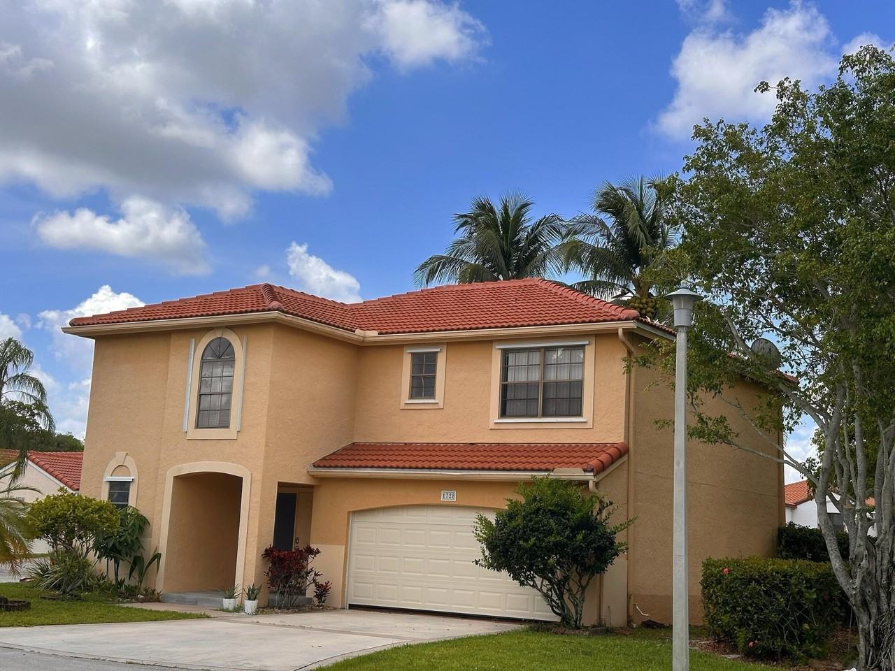 1728 Shoreside Cir - Photo 3 of 50