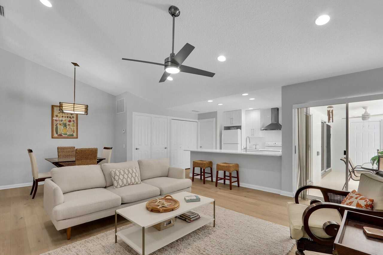 7904 Chapman Oak Ct - Photo 7 of 26