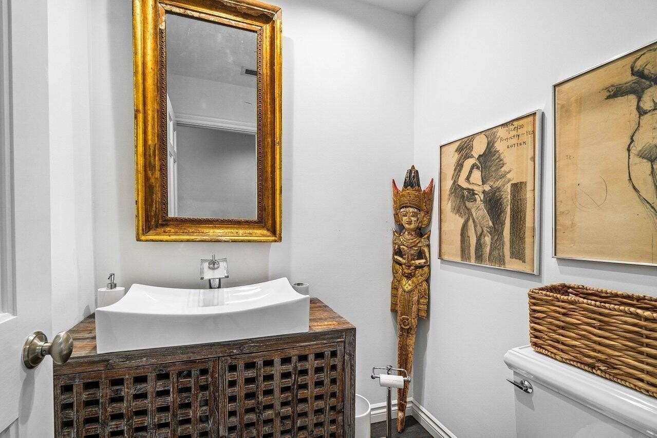 11823 Pebblewood Dr - Photo 4 of 28