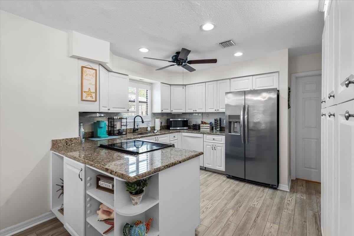 2250 Se Country Club Ln - Photo 6 of 37