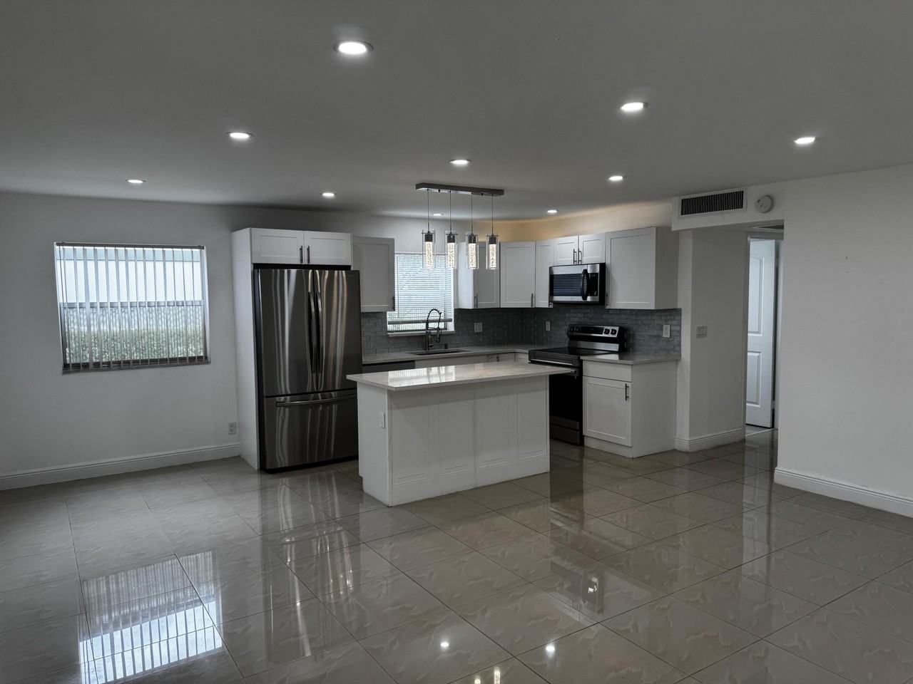 153 Monaco Way #D - Photo 5 of 19