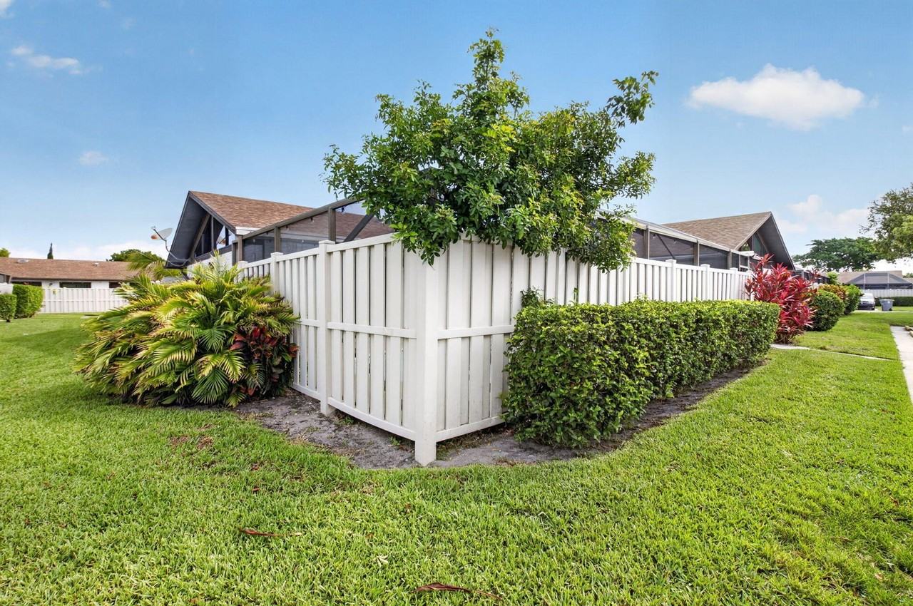 9939 Boca Gardens Trl #D - Photo 3 of 26