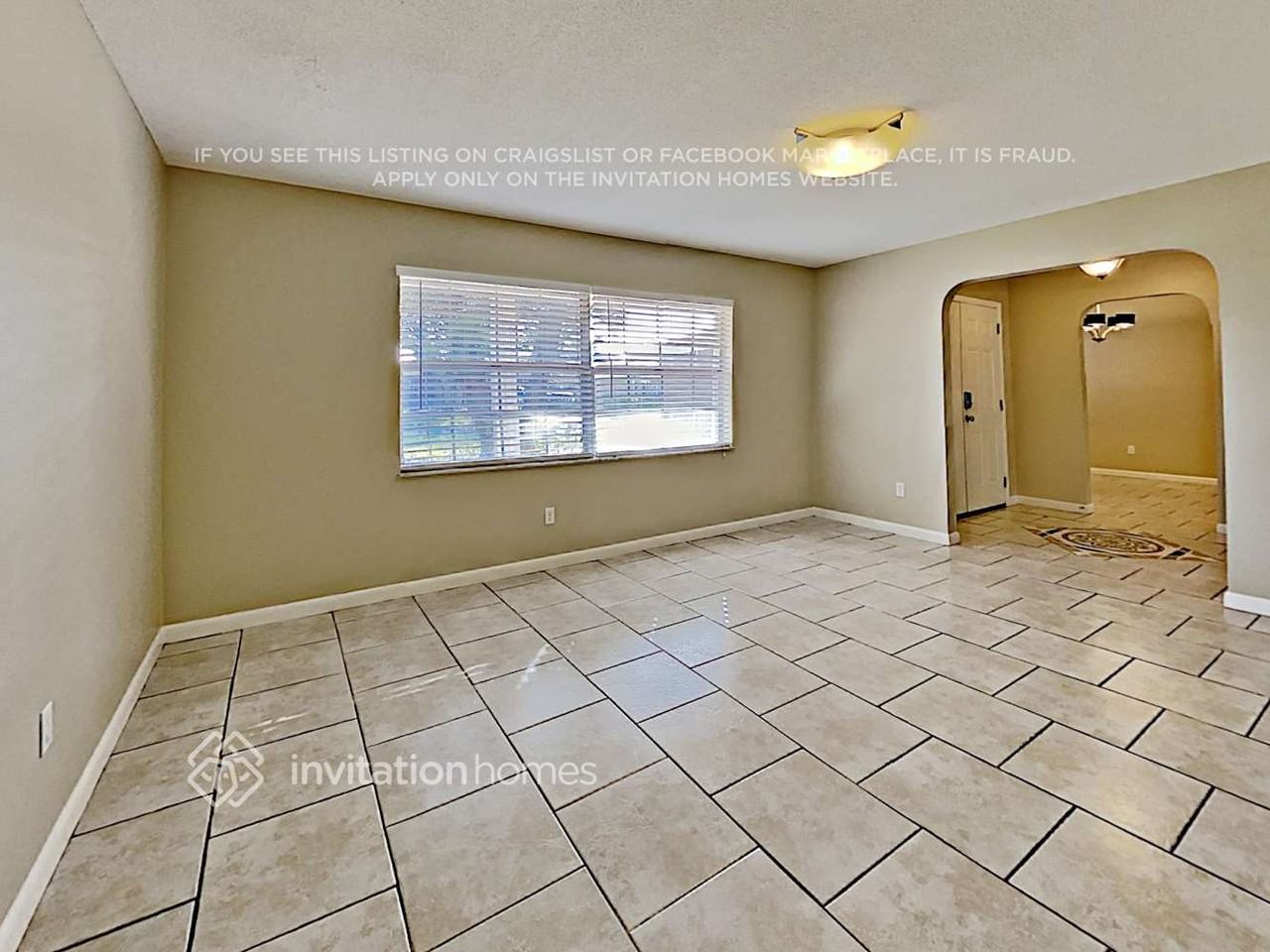 2525 Kiowa Trl - Photo 3 of 25