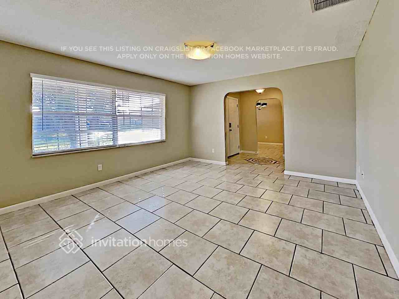 2525 Kiowa Trl - Photo 4 of 25