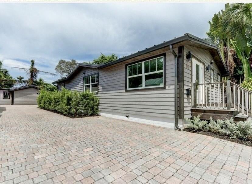 833 Ardmore Rd - Photo 3 of 45