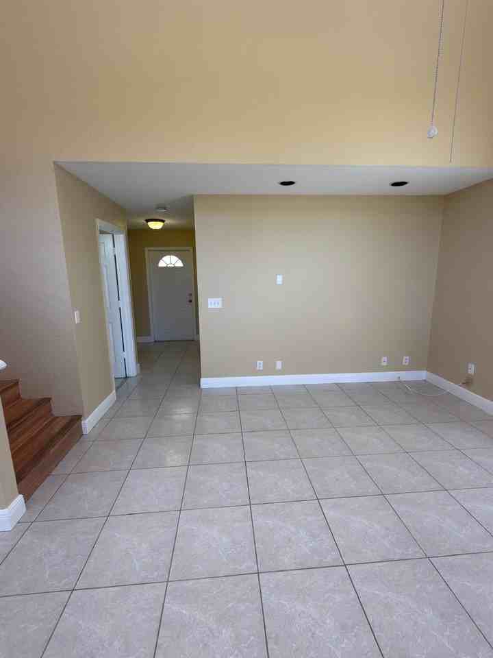 13769 Yarmouth Dr - Photo 7 of 34