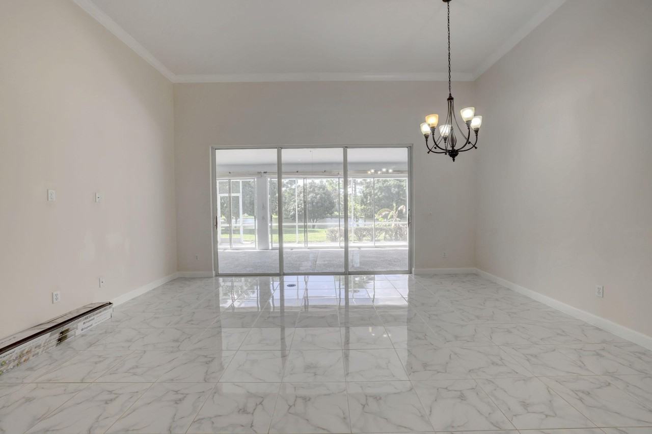 8028 Plantation Lakes Dr - Photo 6 of 50