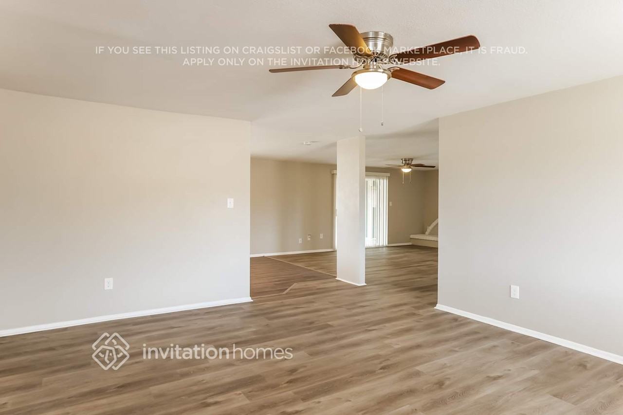 14235 N 39th Way - Photo 4 of 16