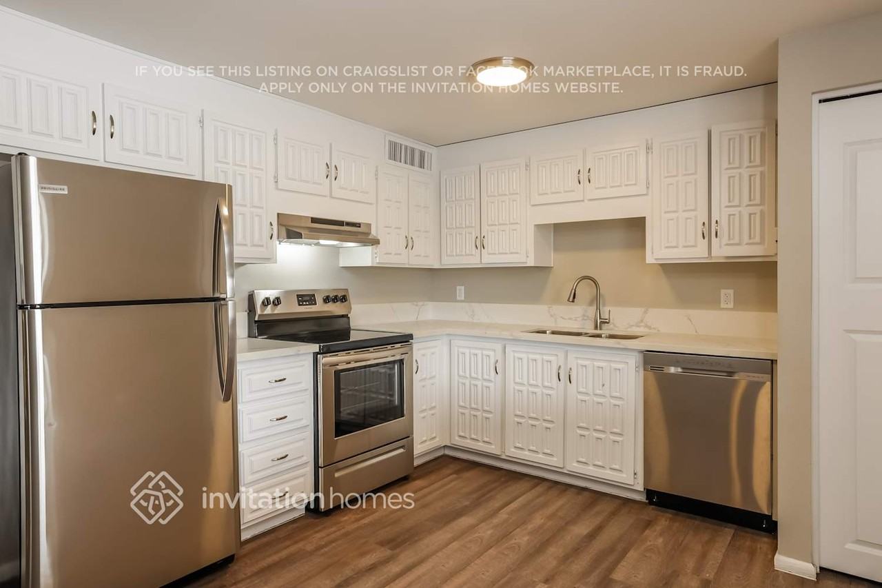 14235 N 39th Way - Photo 6 of 16