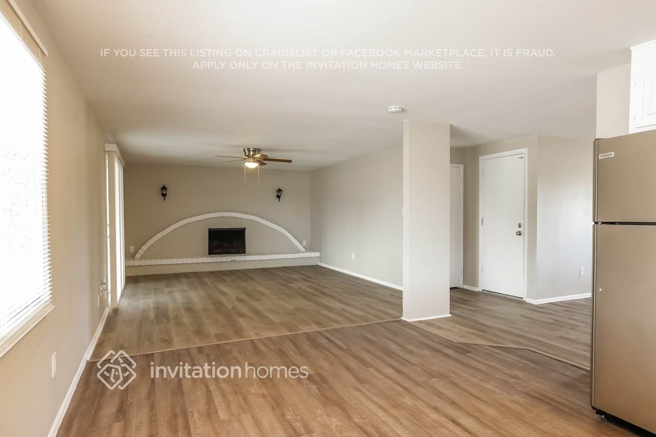 14235 N 39th Way - Photo 7 of 16
