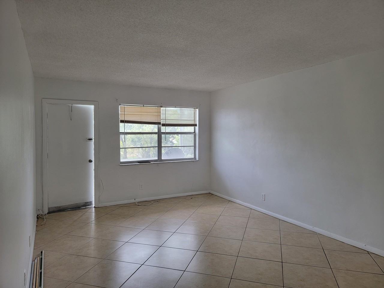 4310 Nw 12th Ct #205 - Photo 5 of 9