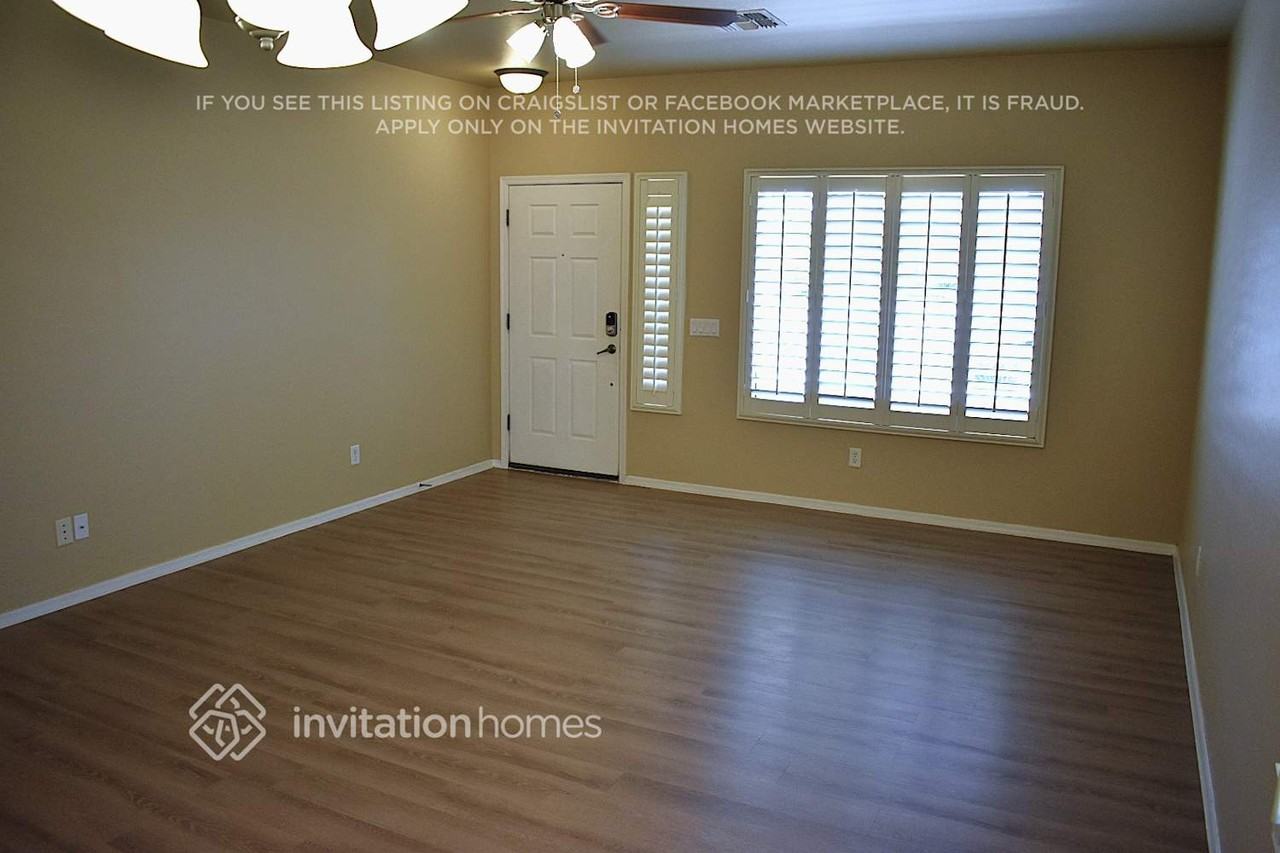 309 S 117th Dr - Photo 2 of 12
