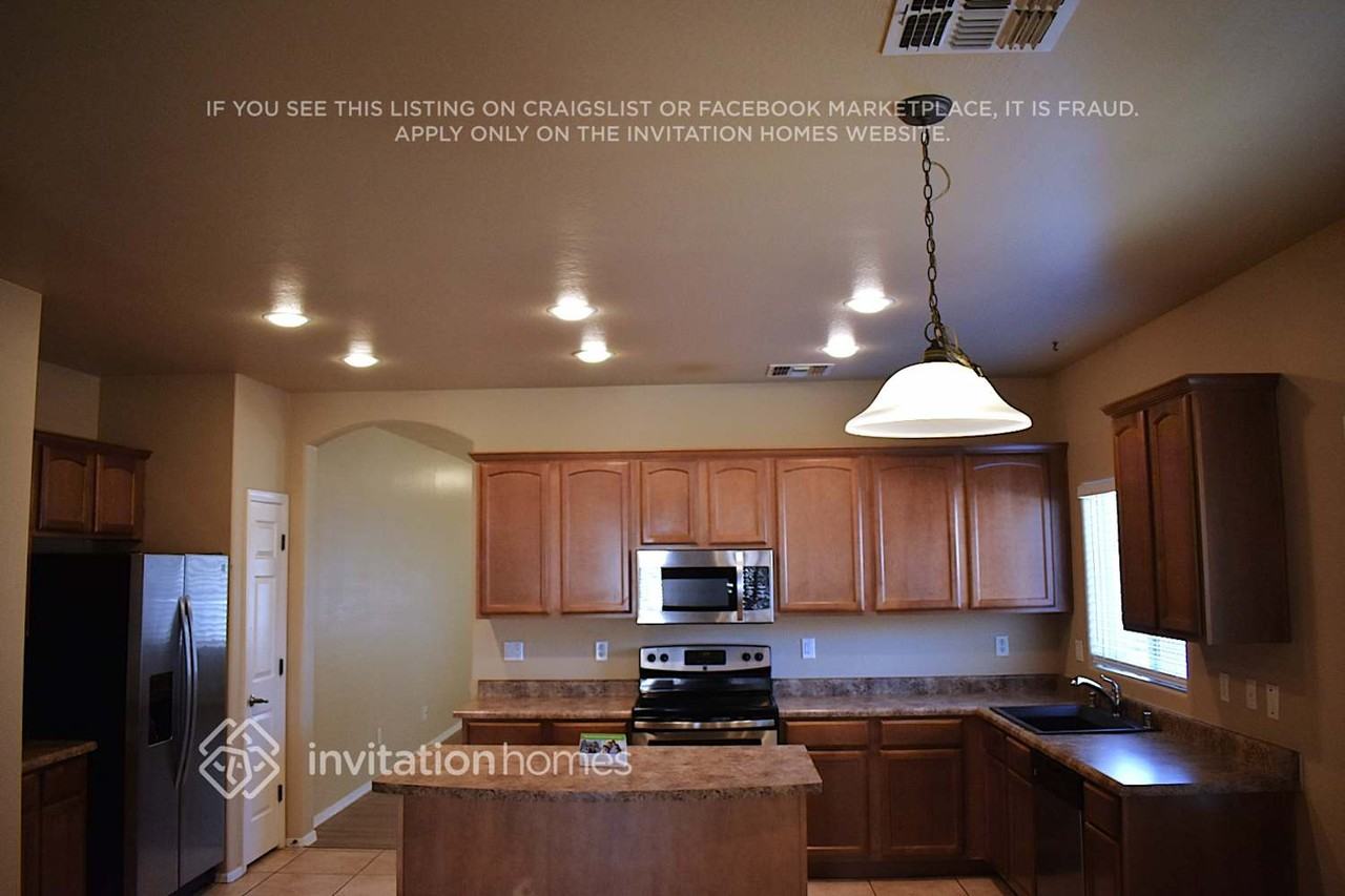 309 S 117th Dr - Photo 4 of 12