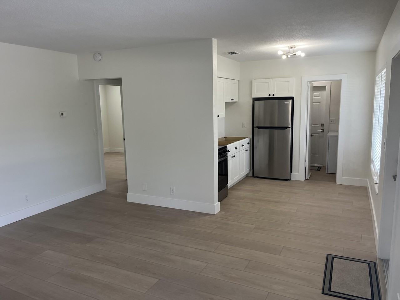 196 Ne 28th St - Photo 2 of 10