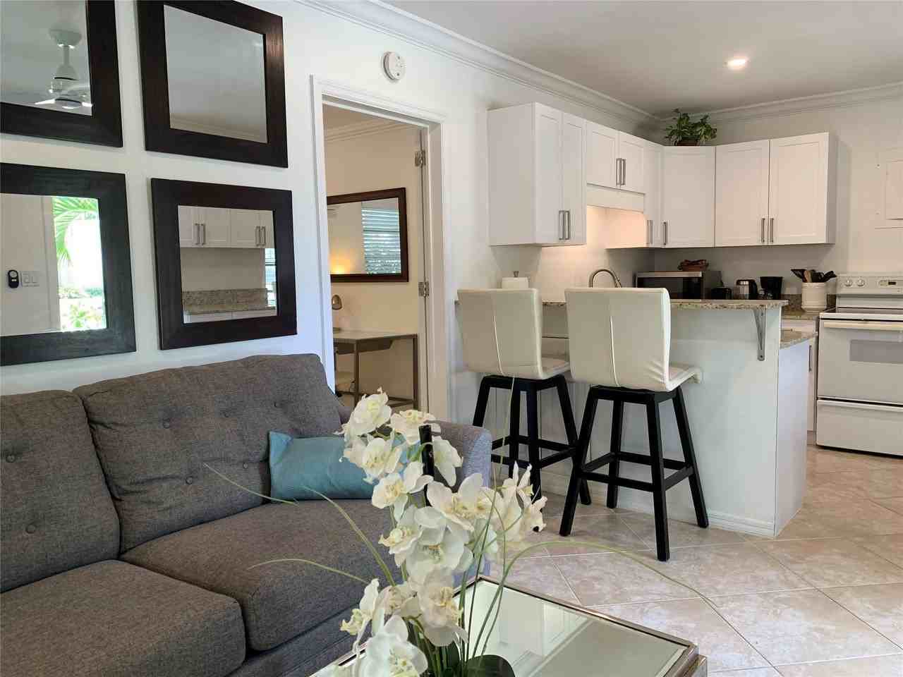 801 Sw 10th St #1 - Photo 6 of 31