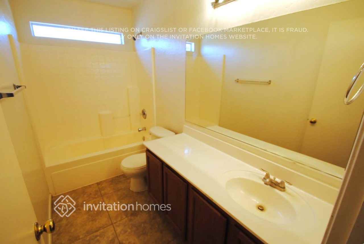 6040 W Wood St - Photo 6 of 8