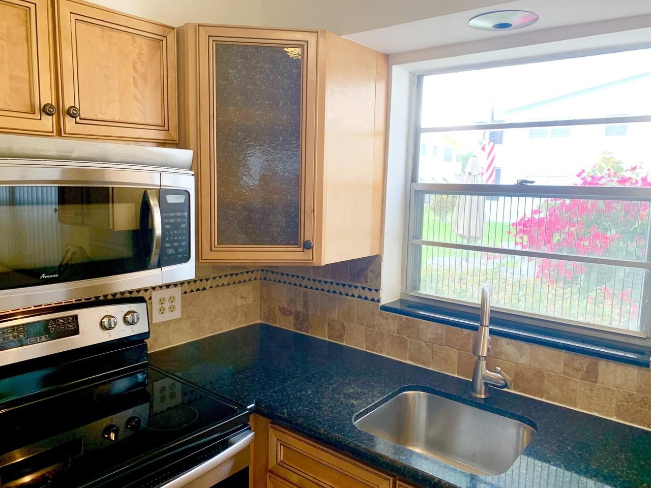 130 Sheffield F - Photo 3 of 34