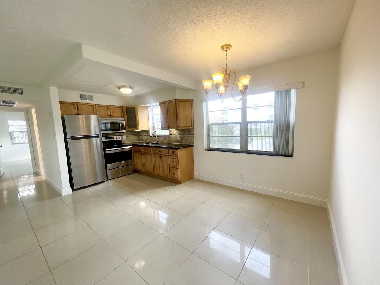 130 Sheffield F - Photo 4 of 34