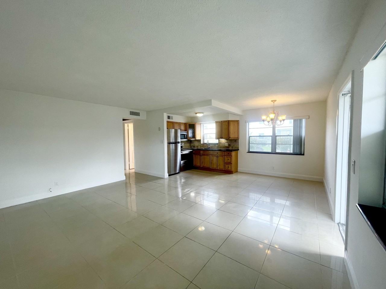130 Sheffield F - Photo 7 of 34