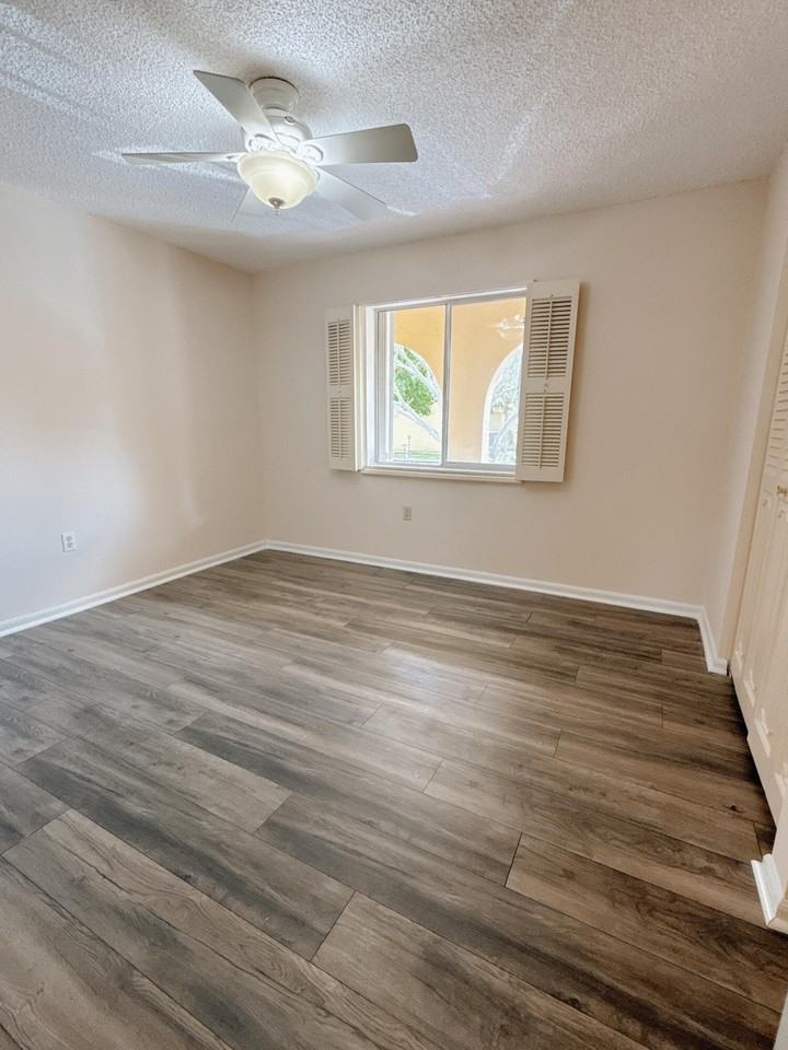872 Sw 9th Street Cir #201 - Photo 4 of 14