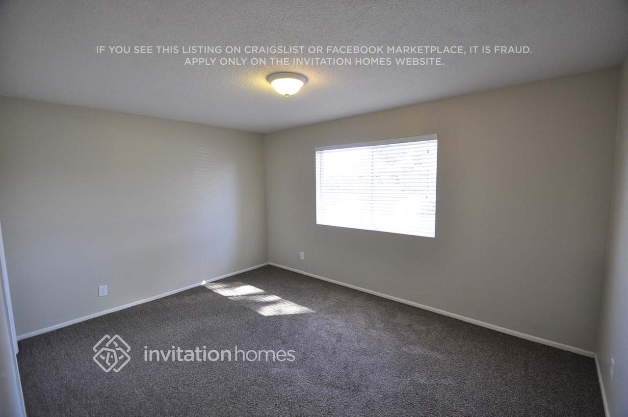 3316 W Orchid Ln - Photo 5 of 9
