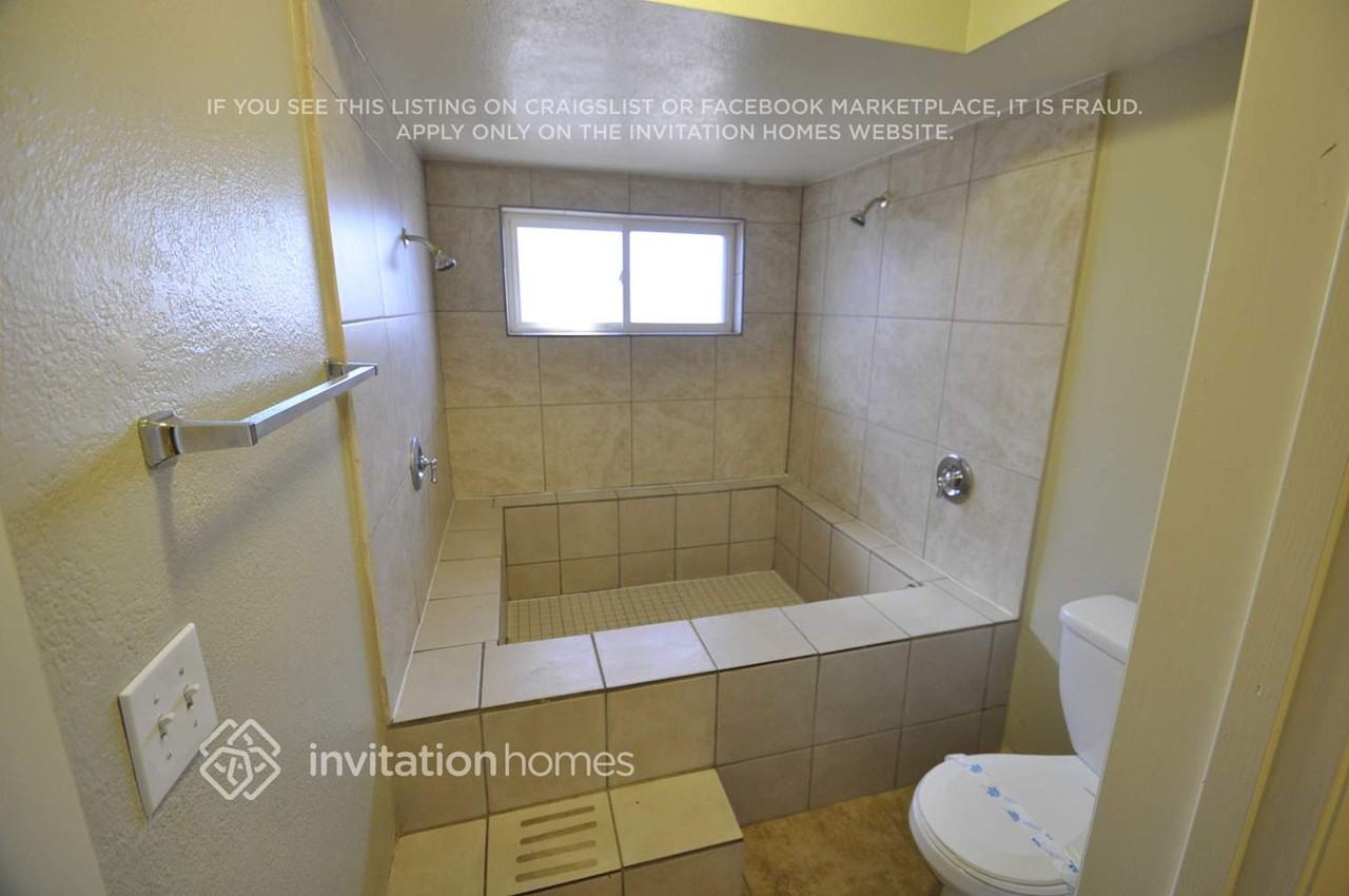 3316 W Orchid Ln - Photo 7 of 9