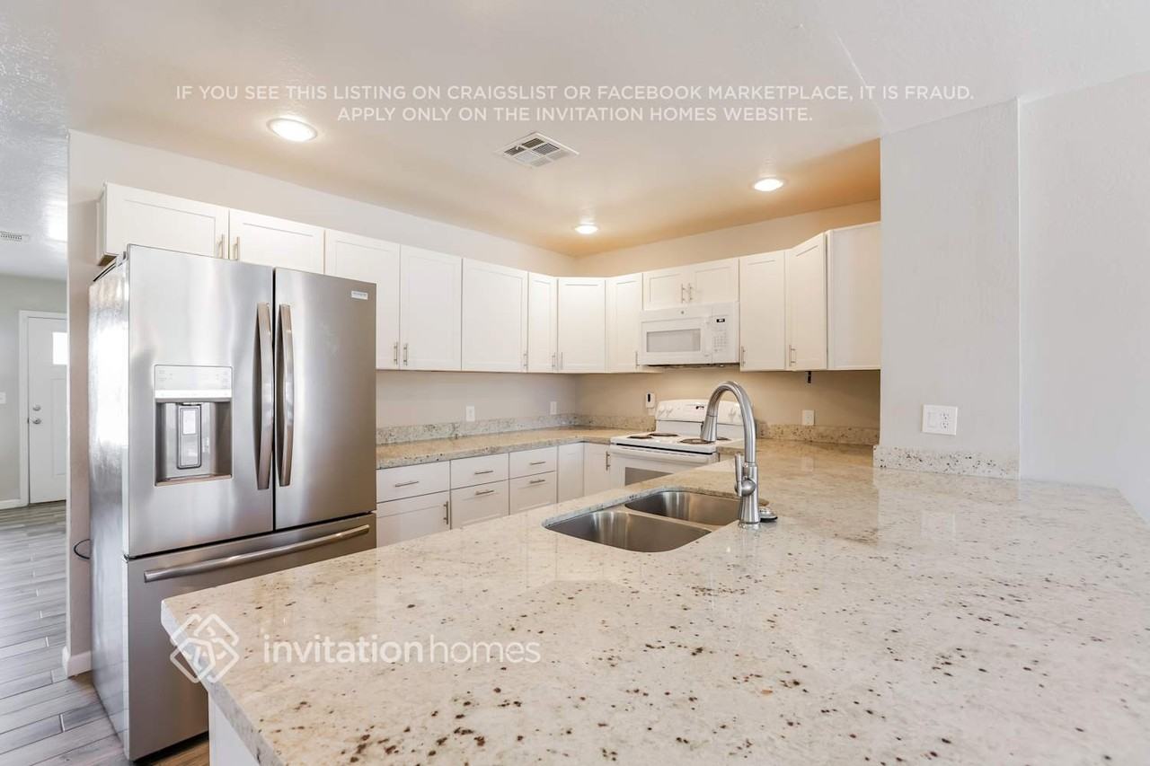 816 E Mountain View Rd - Photo 5 of 16