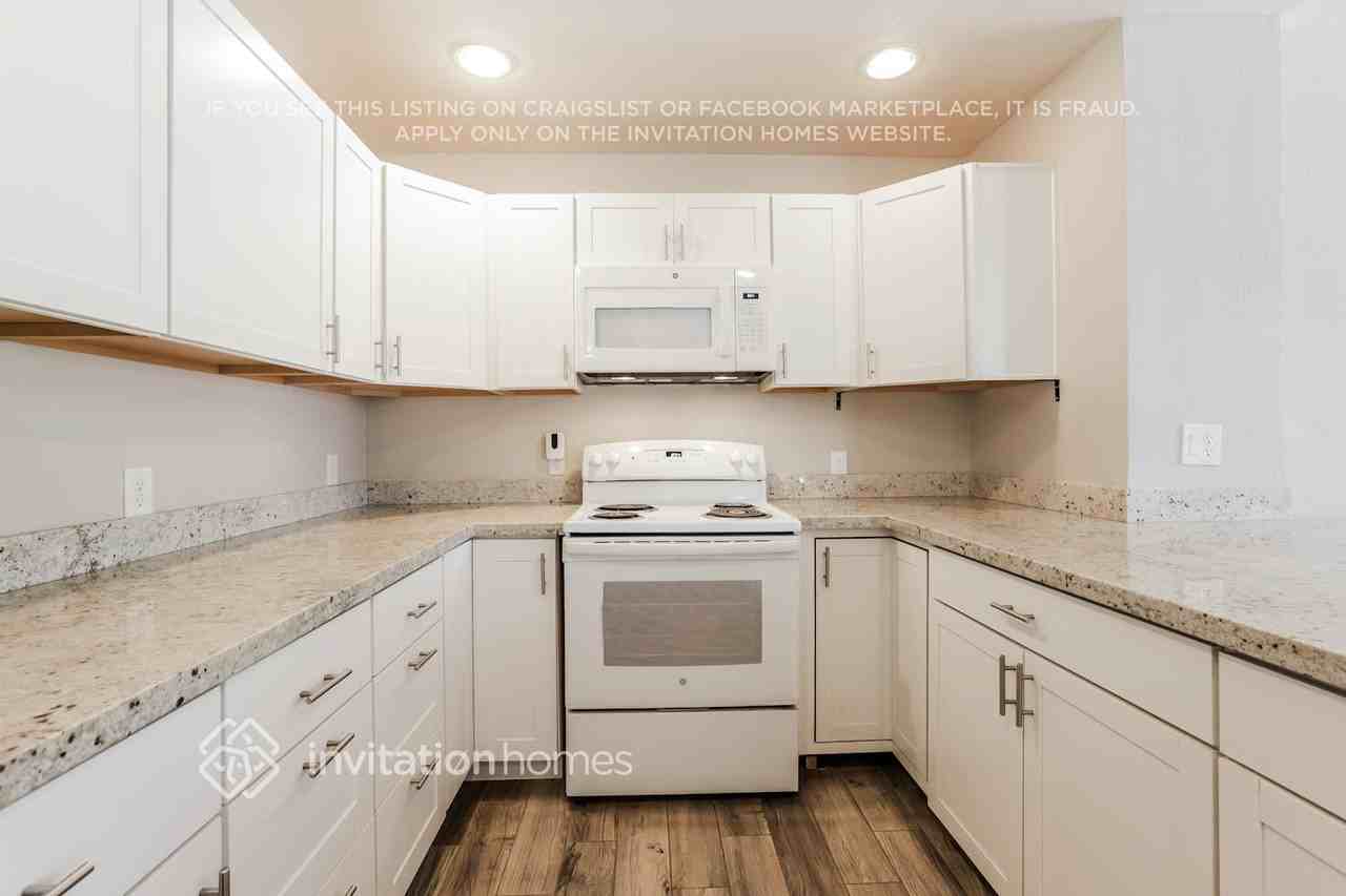 816 E Mountain View Rd - Photo 6 of 16