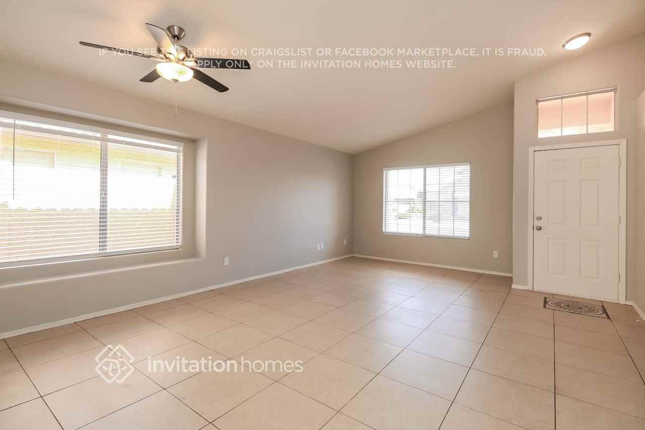 5214 W Geronimo St - Photo 2 of 16
