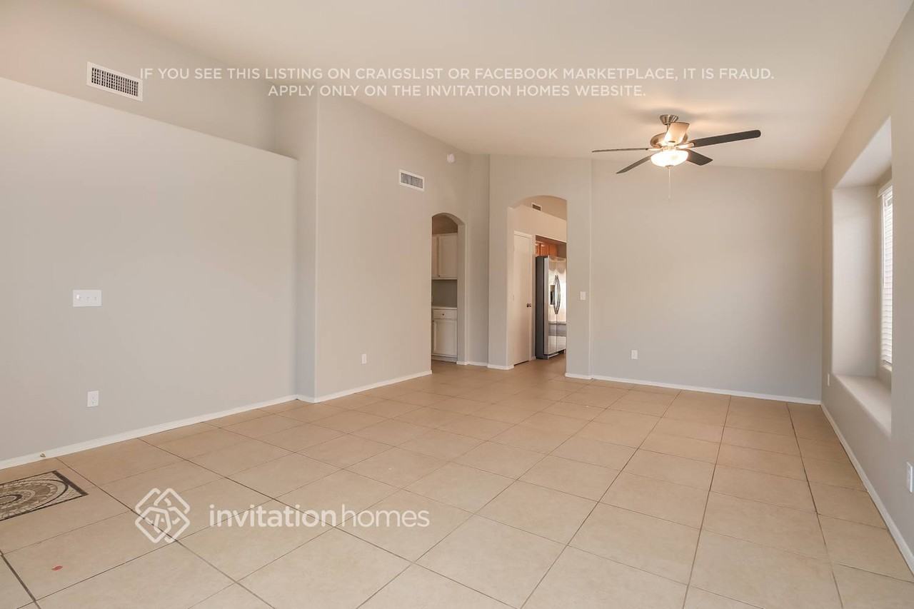 5214 W Geronimo St - Photo 3 of 16