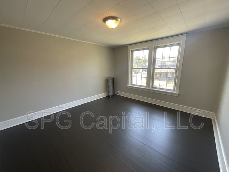 1728 Paxton St - Photo 7 of 10