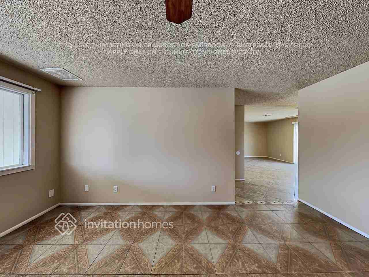 8639 W Clarendon Ave - Photo 3 of 15