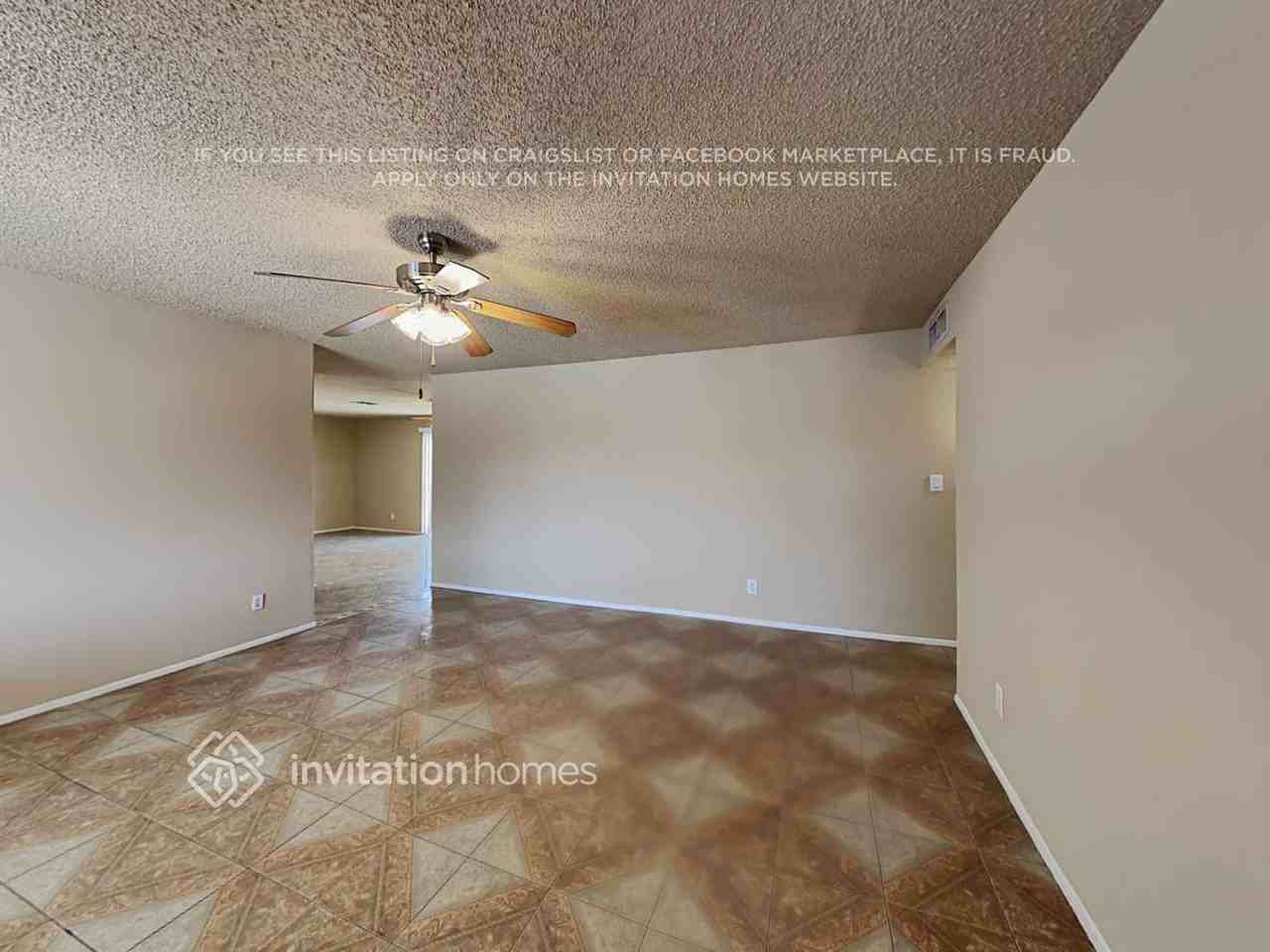 8639 W Clarendon Ave - Photo 4 of 15