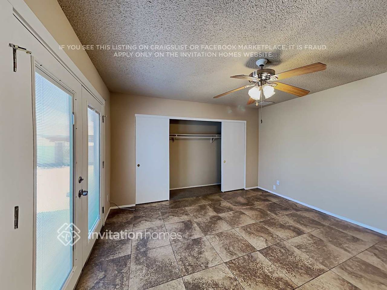 8639 W Clarendon Ave - Photo 5 of 15