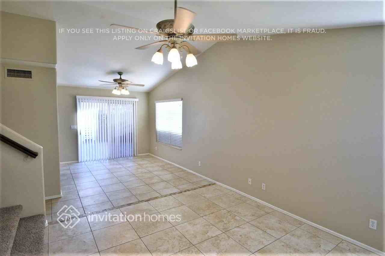 7125 N 28th Ave - Photo 3 of 20
