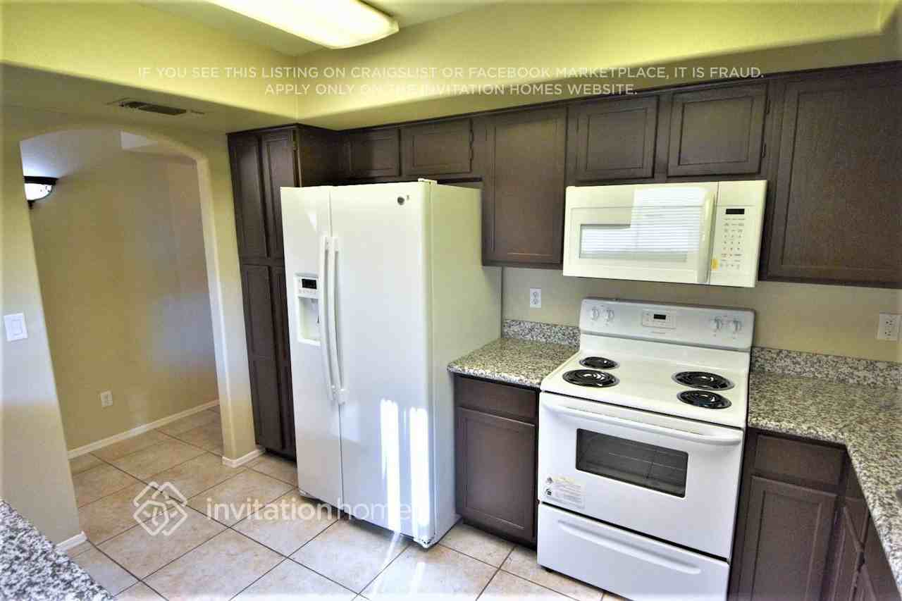 7125 N 28th Ave - Photo 7 of 20