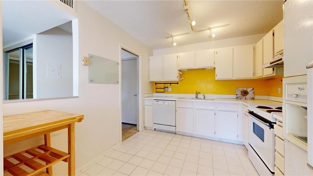 210 W Grant St #204 - Photo 6 of 19