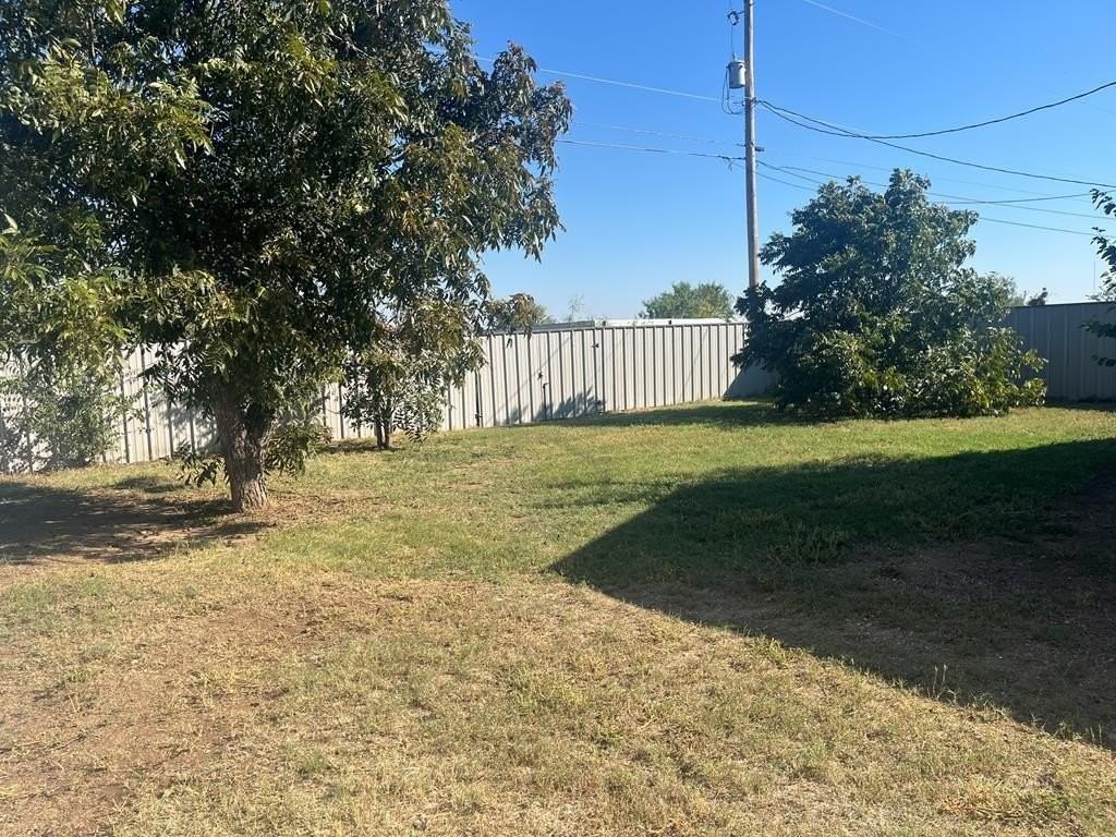 1240 E 26th St - Photo 2 of 10