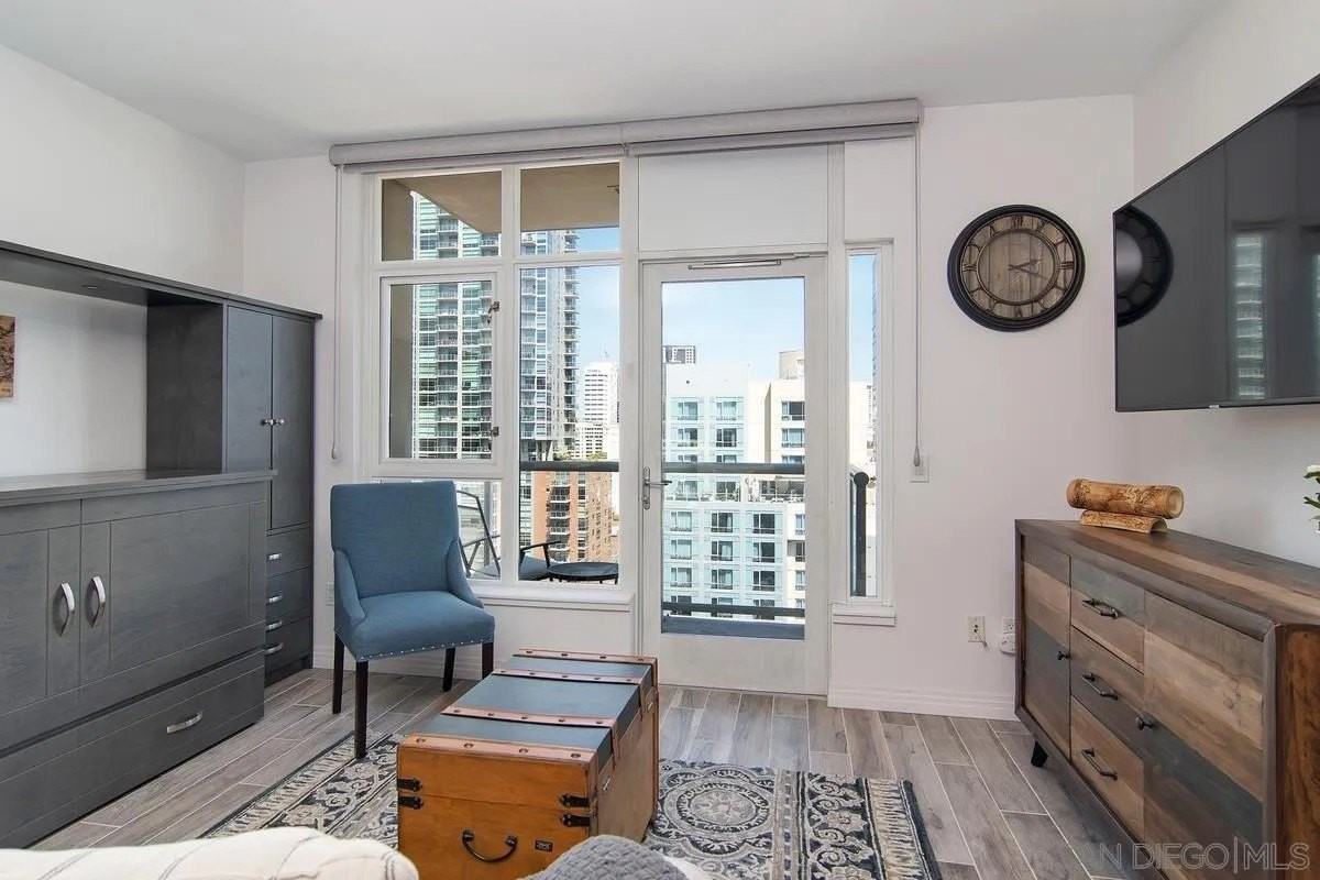 427 9th Ave #1107 - Photo 3 of 26