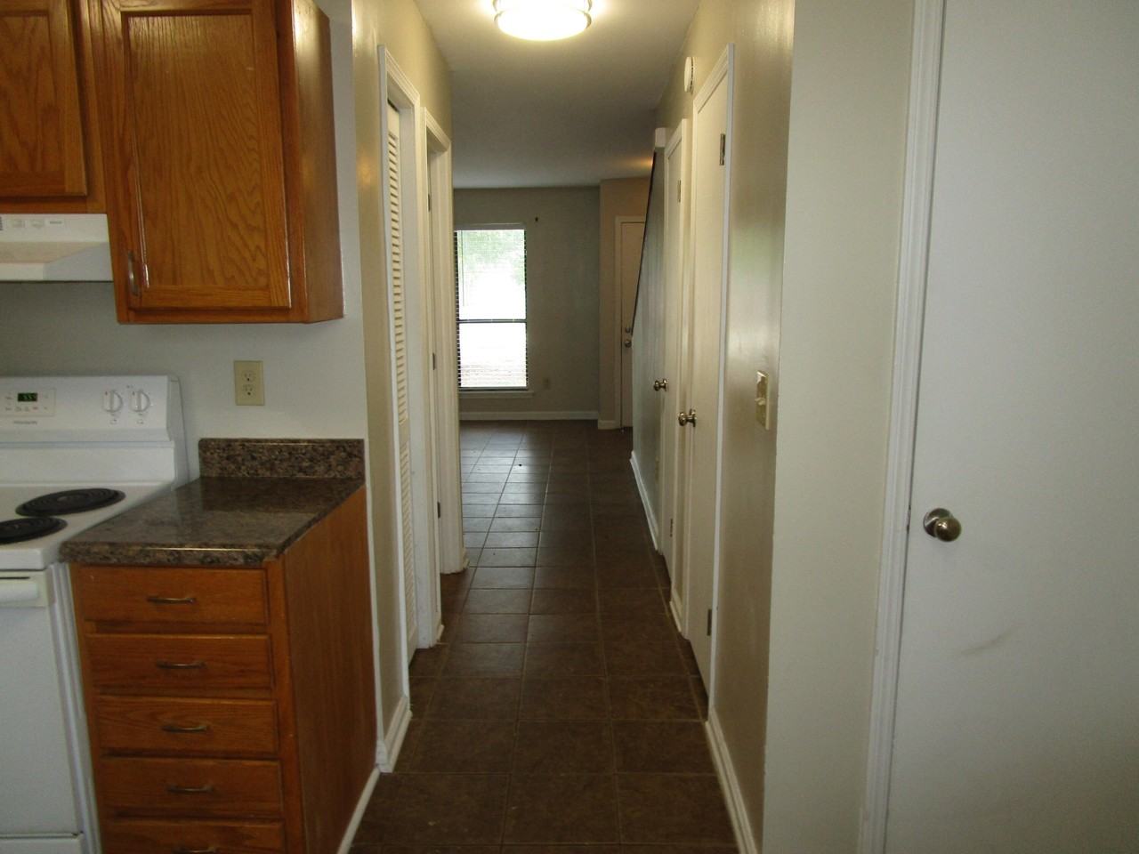 1956 Gion St - Photo 6 of 14
