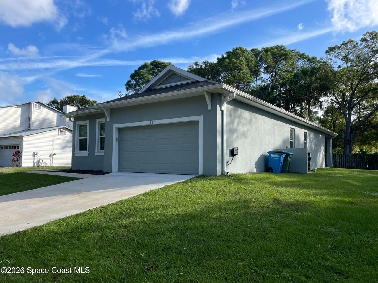 262 Jeannie Dr - Photo 2 of 34