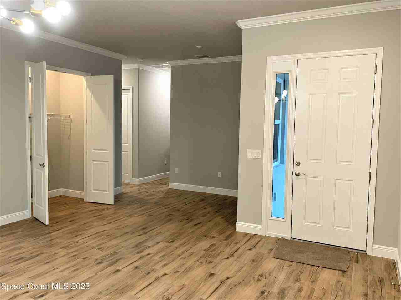262 Jeannie Dr - Photo 3 of 34