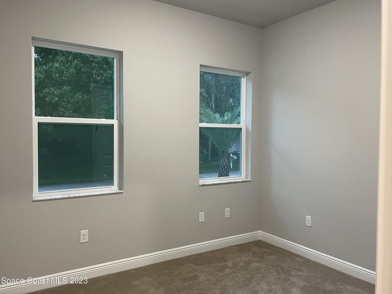 262 Jeannie Dr - Photo 5 of 34