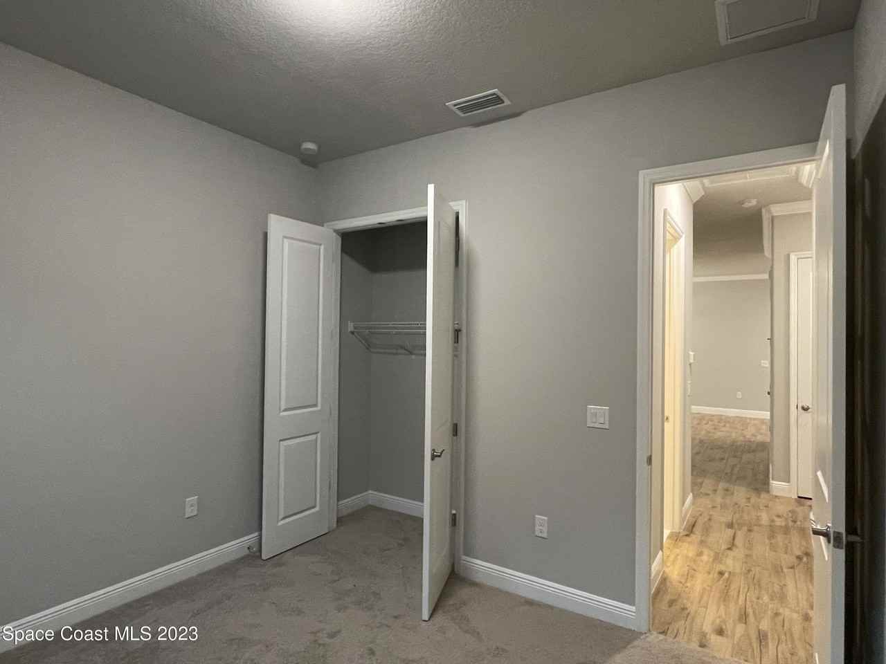 262 Jeannie Dr - Photo 6 of 34