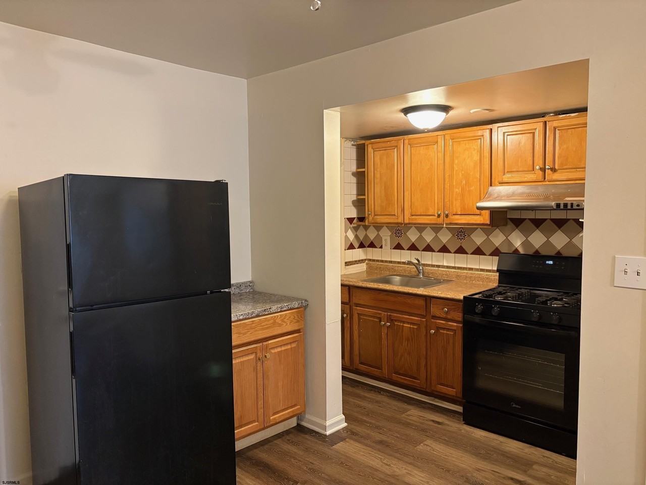 811 N Indiana Ave - Photo 5 of 13