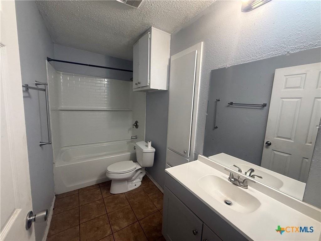102 Cockerham St #B - Photo 4 of 12