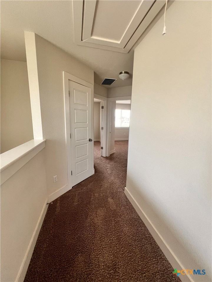 100 Clearlake Dr - Photo 6 of 19